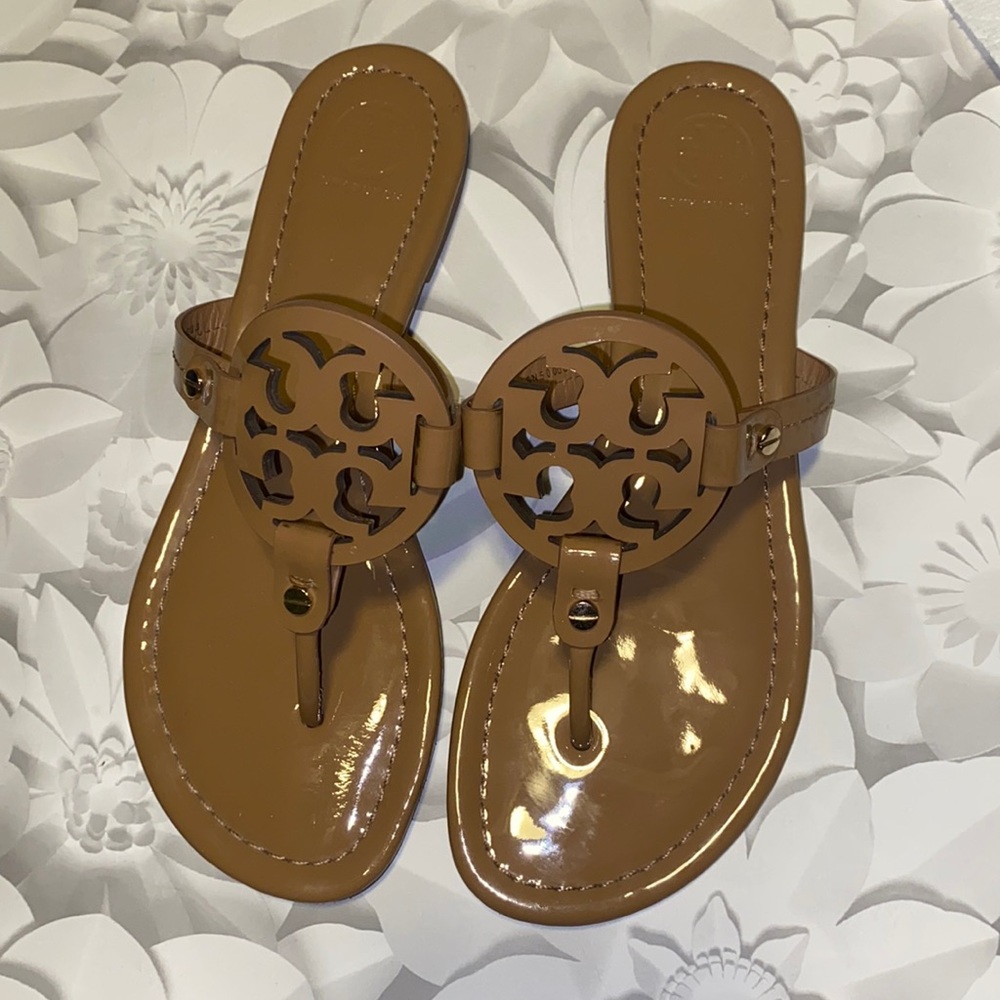 Tory Burch sandals women dise #8 no box